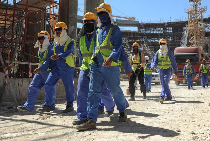 Foreign_laborers_work_in_Doha